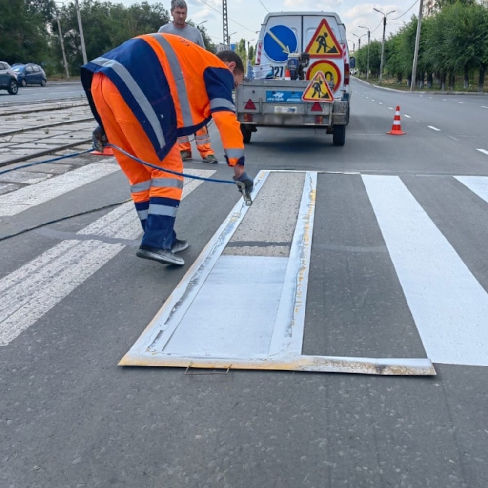 Асфальтована парковка